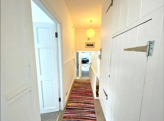 *Family Home In Mumbles. Close To The Beach* Ngoại thất bức ảnh