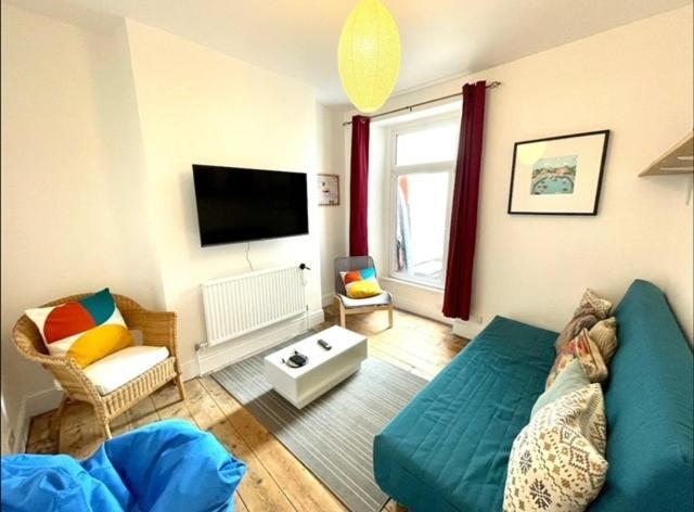 *Family Home In Mumbles. Close To The Beach* Ngoại thất bức ảnh