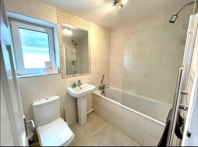 *Family Home In Mumbles. Close To The Beach* Ngoại thất bức ảnh