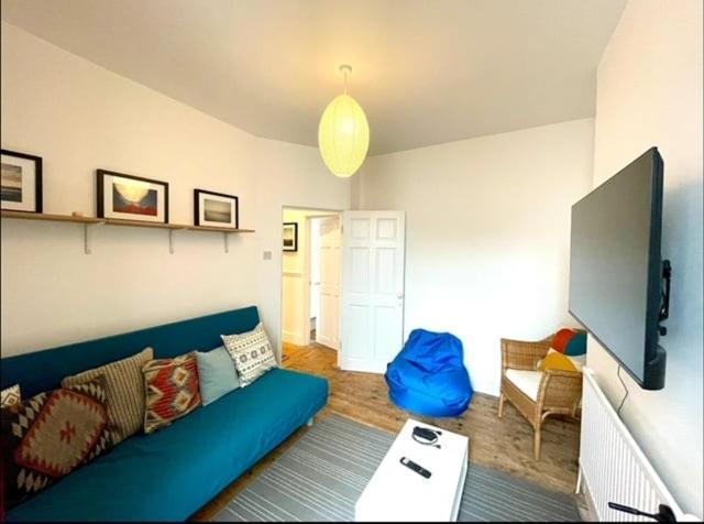 *Family Home In Mumbles. Close To The Beach* Ngoại thất bức ảnh